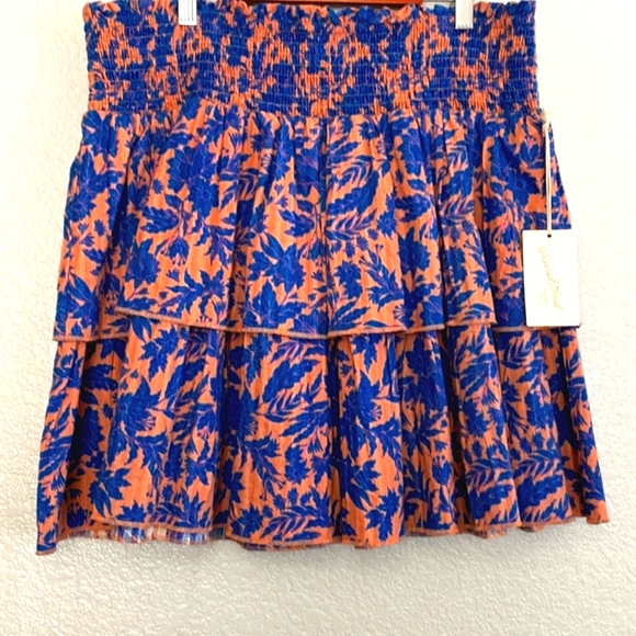 XL Universal Thread Tiered Mini - Picture 1 of 3